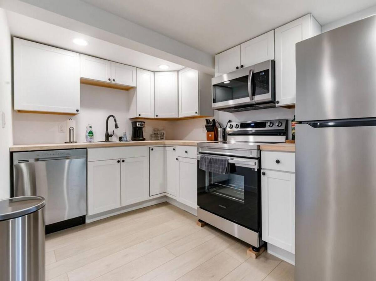 Renovated Hawthorne Retreat * Portland
